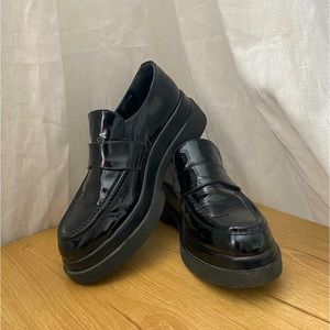 Browns size 38 black loafers.